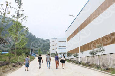 萬(wàn)達(dá)業(yè)選礦工程師團(tuán)隊(duì)前往客戶(hù)工廠勘察設(shè)計(jì)